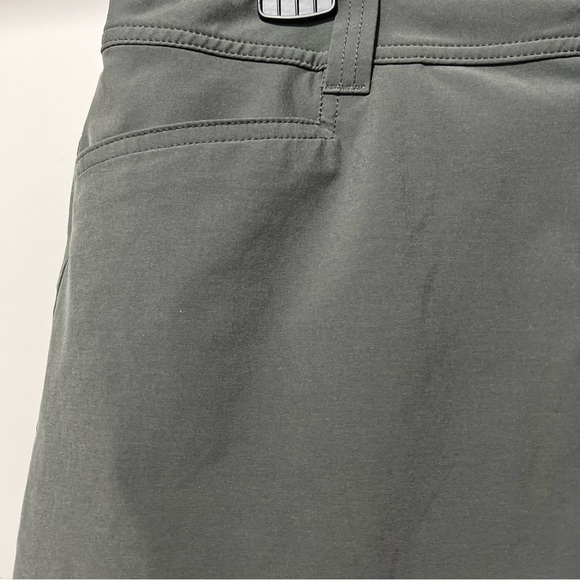 Eddie Bauer Skort Women 10 Dark Gray Jersey Pockets Zipped Logo Golf Performance - Picture 3 of 10